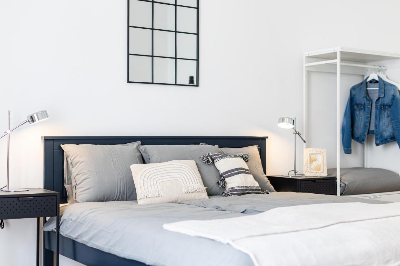 City Center Apartment With Balcony Budapest Bagian luar foto